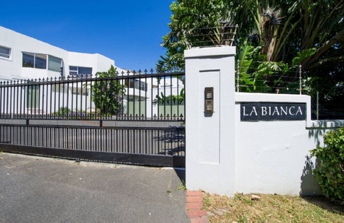 Scott Estate House | A modern 3 bedroom home with private pool located in a secure complex.