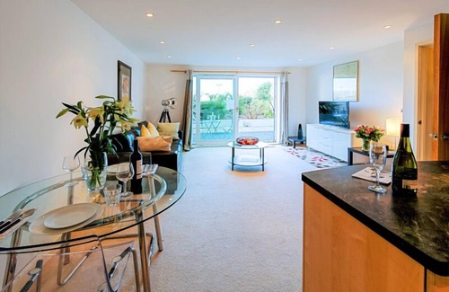 Portsmouth Apartment | A modern apartment, equipped with everything for a comfortable stay