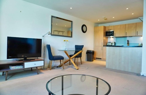 Portsmouth Apartment | A modern apartment, fully equipped with everything needed for a comfortable stay