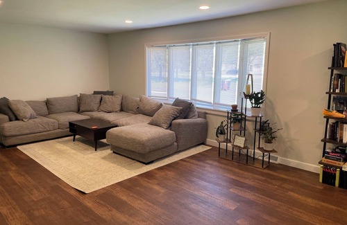 Saratoga Springs House | A Modern Private Ranch Only 2 Miles Away from The Saratoga Racetrack and SPAC