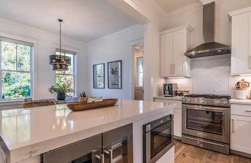 Habersham House | A Modern & Tranquil Abode - New Listing in Habersham