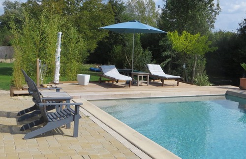 Le Thor House | A moment of relaxation by the water