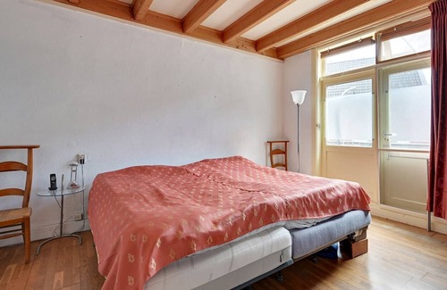 's-Heerenberg Apartment | A monument with the atmosphere of the 1960s, lots of greenery for walking and biking.