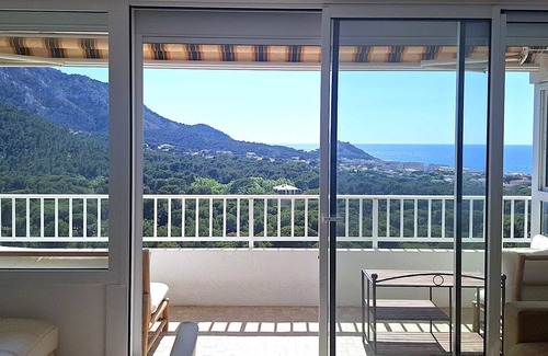 8th Arrondissement Apartment | A nest between sea and sky!