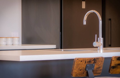 Pohara House | A new family home just a few steps from the beach