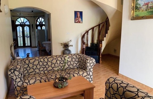 Negombo Villa | A nice place to relax in Sri Lanka. 5 minutes walk to beach.