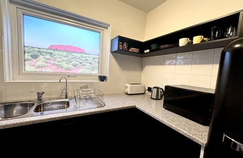 Mosman Park Apartment | A one bed living haven with free parking and close to local attractions.