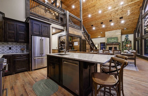 Broken Bow Cabin | A one-of-a-kind architectural masterpiece with massive window wall with view!