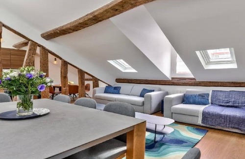 Quartier de la Porte-Saint-Denis Apartment | A paradise for food lovers- An essence of French gastronomy in Montrogueil