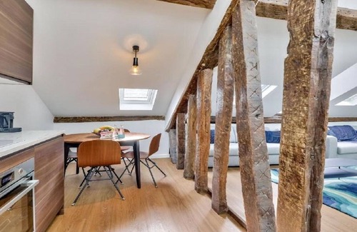 Quartier de la Porte-Saint-Denis Apartment | A paradise for food lovers- An essence of French gastronomy in Montrogueil