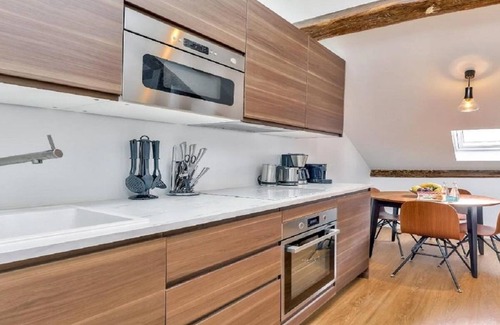 Quartier de la Porte-Saint-Denis Apartment | A paradise for food lovers- An essence of French gastronomy in Montrogueil