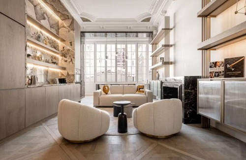 Saint-Germain-l'Auxerrois Apartment | A Parisian Reverie: The Ultimate Luxe Escape Beside the Tuileries & Louvre