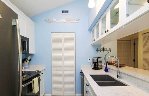 The Dunes House | A Peace of Heaven on Sanibel Island - Dunes Home Lakefront