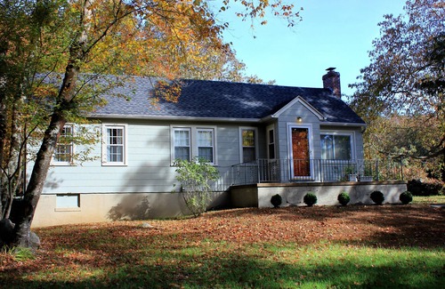 Mystic - New London House | A peaceful nature setting within a two minute drive to Historic Downtown Mystic.