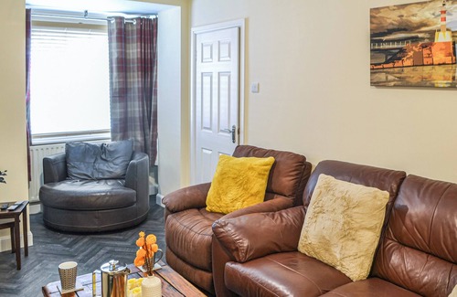 Amble Cottage | A perfect base for up to 9 adults and 1 child.