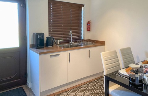Walcott Cottage | A perfect seaside home for larger families seeking fun at the beach.