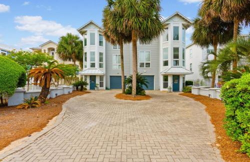 Seagrove Beach House | A Perfect Summer East by AvantStay Private Pool Bikes