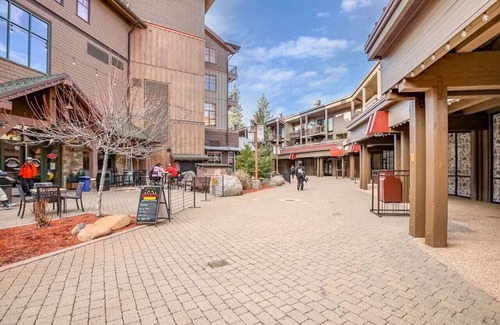 Truckee Condo | A Pet-Friendly Northstar Village Studio Steps Away From Gondola, Shops, and Restaurants