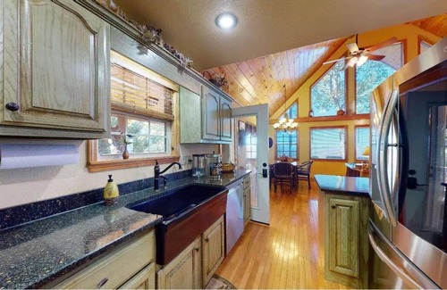Brasstown Cabin | A Piece of Heaven