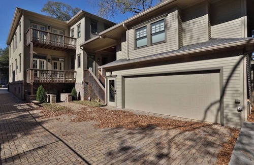 West End Apartment | A Piece of West End (2BR)