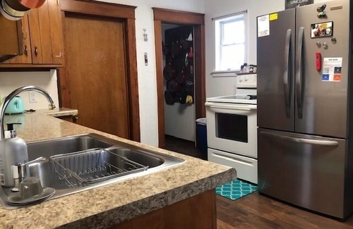 Ludington House | A Place for Paws - 3 Bedroom/2 Bath, Pet Friendly home in Downtown Ludington!