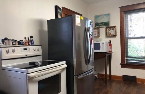 Ludington House | A Place for Paws - 3 Bedroom/2 Bath, Pet Friendly home in Downtown Ludington!