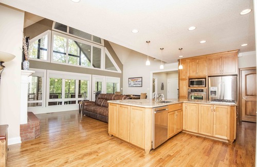 Spring City House | "A Place To Land" on WATTS BAR LAKE with a PRIVATE BOAT DOCK!