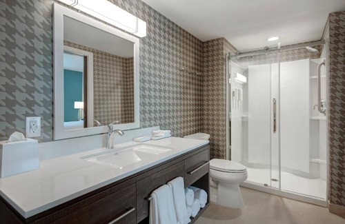 Garden Grove House | A Place To Reconnect! 4 Spacious Units, Parking, Pets Allowed, Free Breakfast!