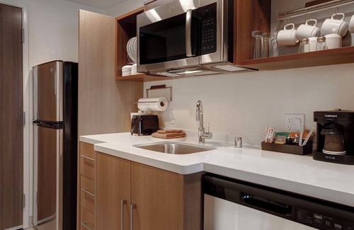 Garden Grove Hotel | A Place To Reconnect! 4 Spacious Units, Parking, Pets Allowed, Free Breakfast!