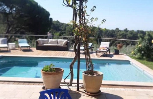 Eyguieres House | A place to relax among the olive trees