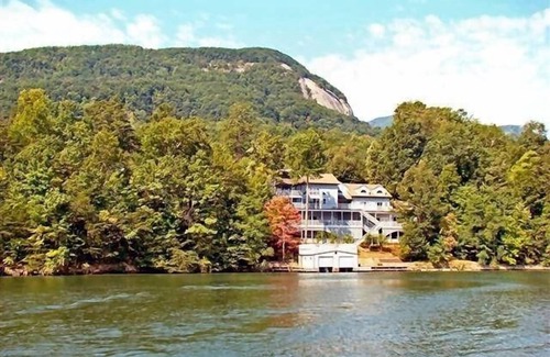 Lake Lure House | A Place To Share Good Times With Family And Friends