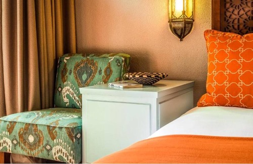 Livingstone House | A Place You'll Surely Enjoy! Free Parking, Pool! Close to Victoria Falls Airport