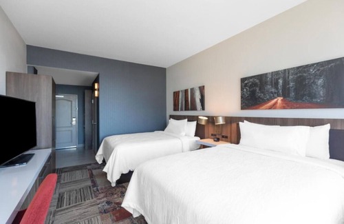Emeryville Hotel | A Place You'll Surely Enjoy! Parking, Pet-Friendly Property, Near Shorebird Park