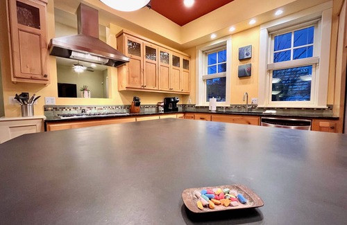 El Presidio Historic District House | A Premium and Award-Winning Downtown Property Minutes from the UofA!