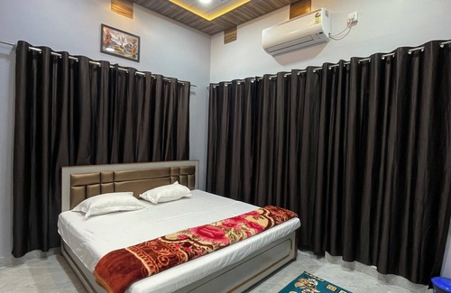 Varanasi Hotel | A Premium Stay in the Heart of Varanasi – Welcome to Rudransh Vintage Home