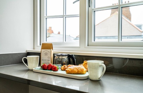 Bootham Apartment | A premium stay that sleeps 2 guests in 1 bedroom