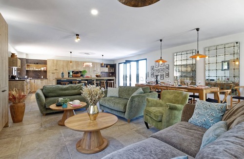 La Celle House | A pretty hamlet in the heart of the Escarelle vineyards