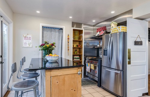 Petaluma House | A private, comfy 3bd-2ba home in the heart of downtown Petaluma!