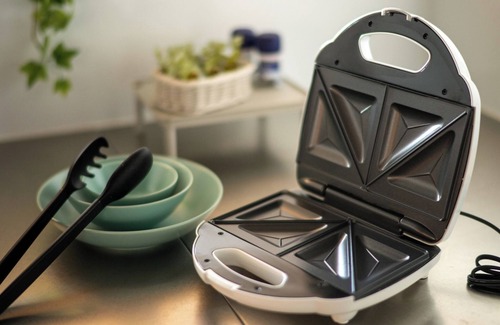 Fukaura House | A private lodging facility with a storehouse sauna/Nishitsugaru-gun Aomori