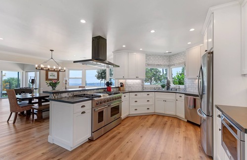 Mount Helix House | A private oasis to relax and play in the comfort of a gated 2-acre estate.