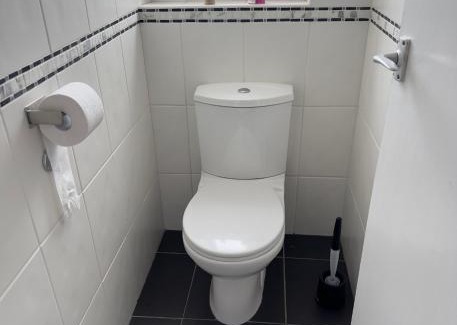 Netley Bed & Breakfast | A private room in Netley
