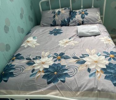 Netley Bed & Breakfast | A private room in Netley