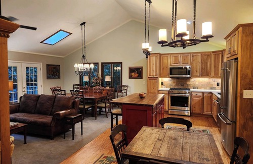 Lake Toxaway Cottage | A Private Stream & Access To Indian Lake!