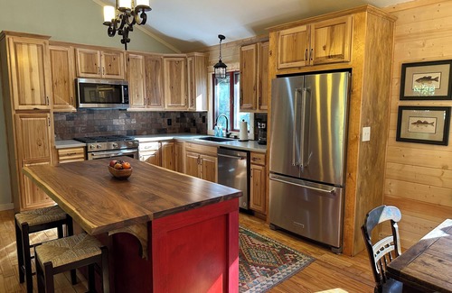 Lake Toxaway Cottage | A Private Stream & Access To Indian Lake!