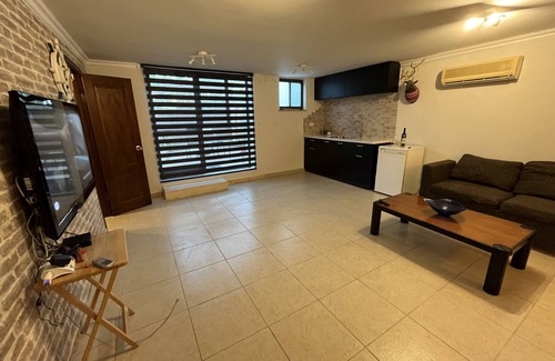Yanuv House | A privet guesthouse