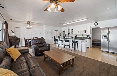 Mooresville House | A quaint and cozy lakefront getaway. Pet friendly and boat slip provided.