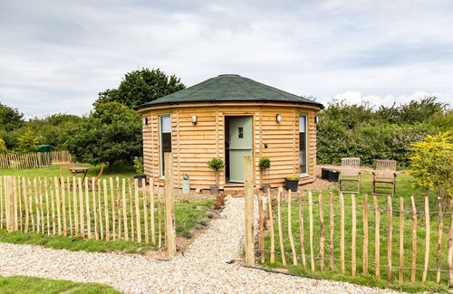 Ryde RV Rental | A quaint, traditional hut in the heart of the Isle of Wight countryside.