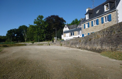 La Foret-Fouesnant House | A quality house, tastefully decorated on the seafront of the GR 34, a real cottage!