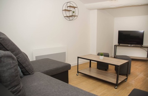 Lezignan-Corbieres Apartment | A Quelques pas de la Gare, au Centre Ville, Appartement Tout Équipé