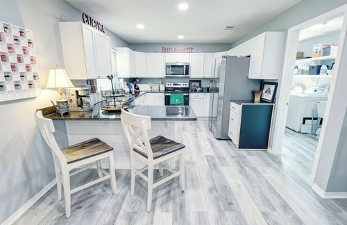 Fairhope House | A Quiet 4 Bedroom Fairhope Home, 1 Acre, Family Friendly & Downtown in Minutes